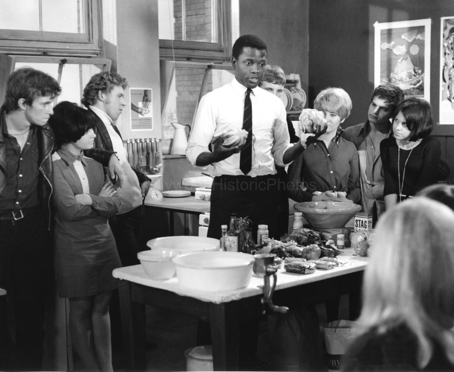 Sidney Poitier 1967 6 Starring in To Sir With Love.jpg
